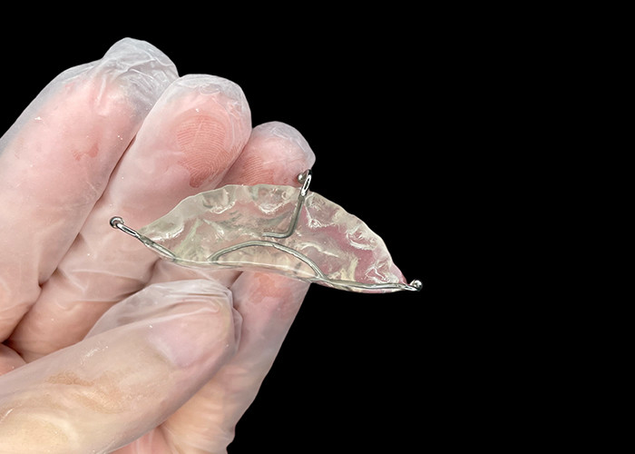 Op maat gemaakte orthodontische apparaten bijten vlak voor correcte bijten problemen of in TMJ verlichten van de druk op het kaakgewricht.