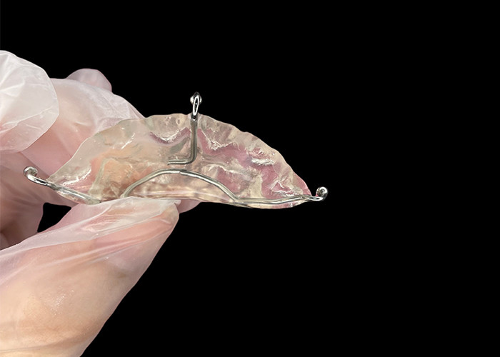 Op maat gemaakte orthodontische apparaten bijten vlak voor correcte bijten problemen of in TMJ verlichten van de druk op het kaakgewricht.