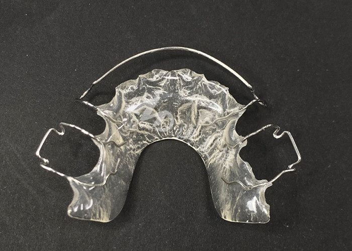 Hawley-houder Orthodontische apparaten voor comfortabele correctie van de tandbalans
